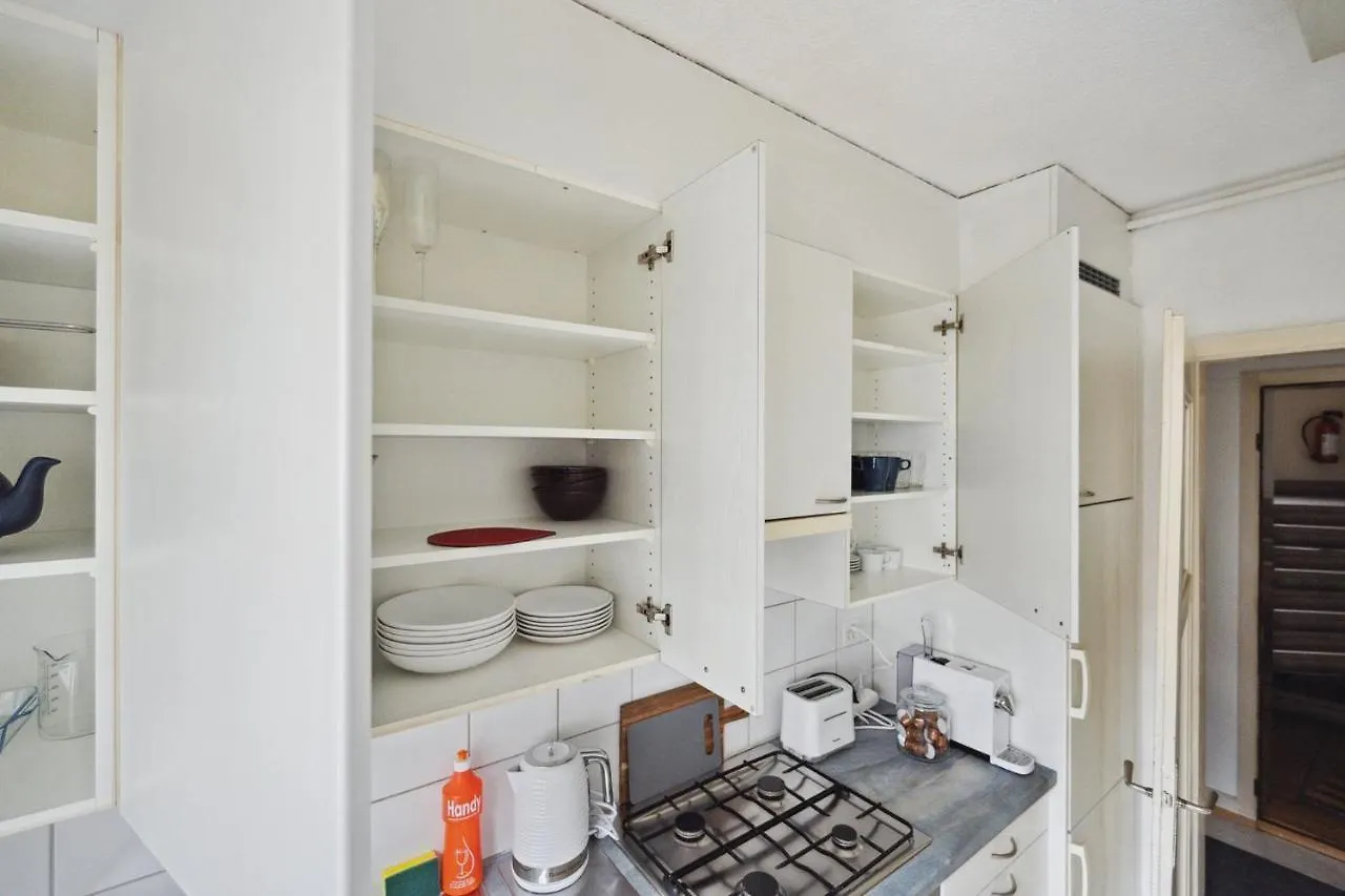 Central Apartment For City Explorers 222 Zürich