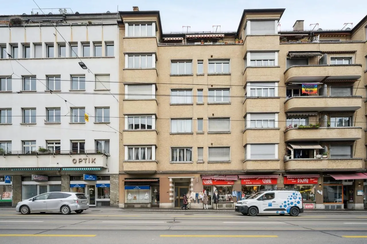 Central Apartment For City Explorers 222 Zürich