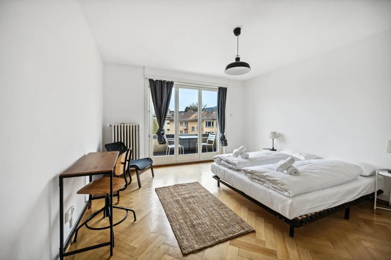 Central Apartment For City Explorers 222 Zürich