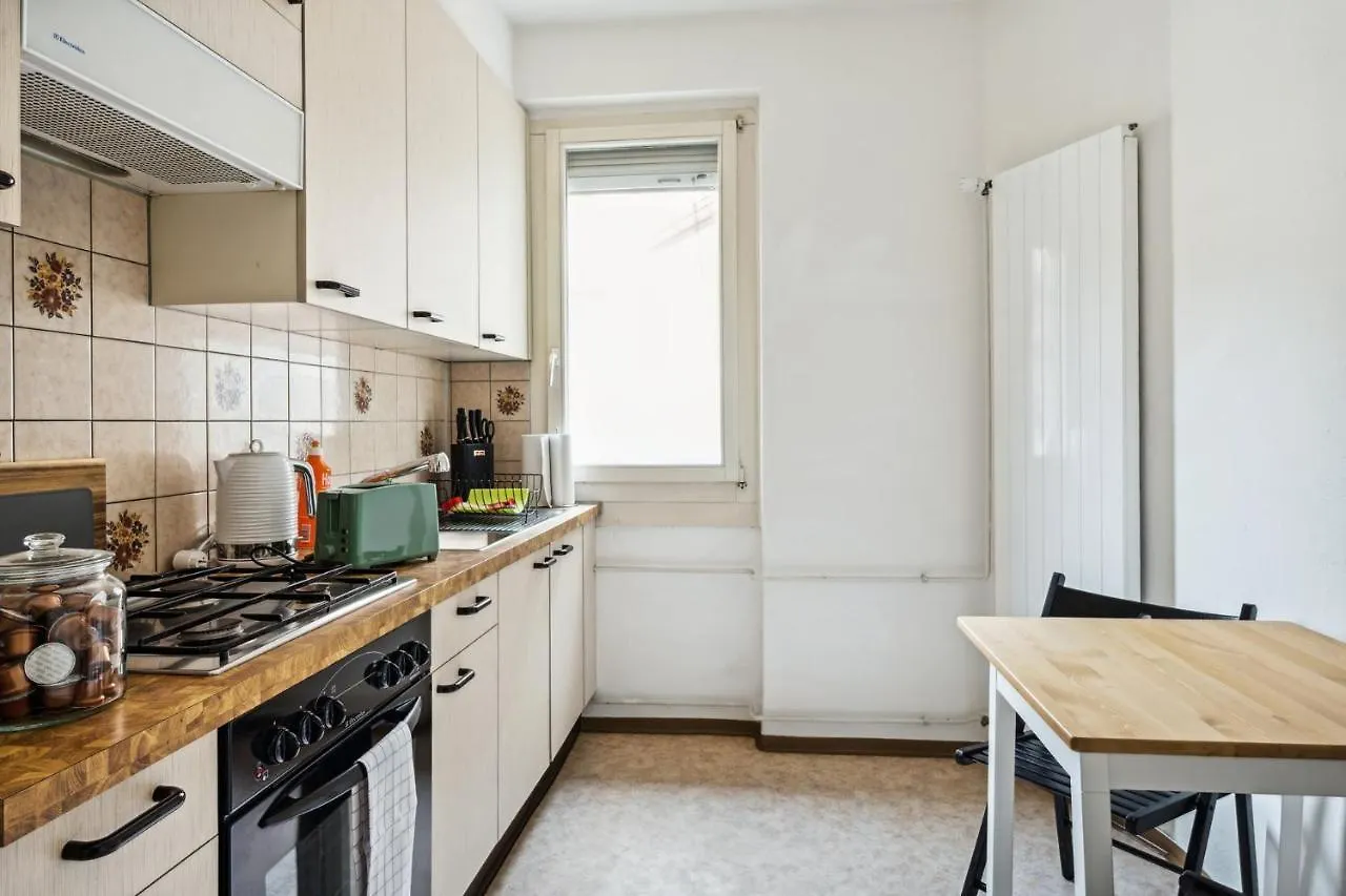 Central Apartment For City Explorers 222 Zürich