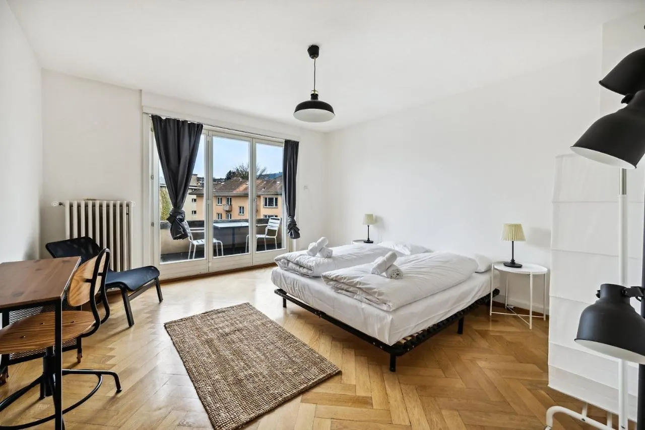Central Apartment For City Explorers 222 Zürich